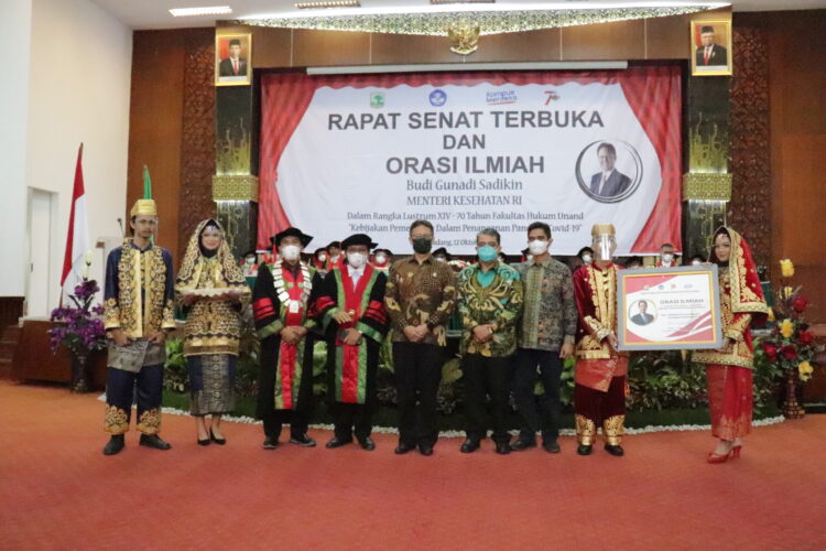 Foto bersama Busyra Azheri, Budi Gunadi Sadikin, Yuliandri, Syafrizal. Foto: Geliz Luh Titisari