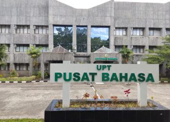 Pusat Bahasa Unand kembali layani tes TOEFL untuk mahasiswa yang akan ujian akhir di Gedung Pusat Bahasa Universitas Andalas, Selasa (8/3/2022). (Genta Andalas/Nando Ferdiansyah)