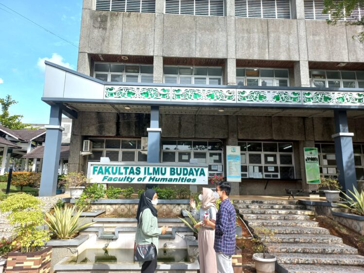 Dekan Fakultas Ilmu Budaya (FIB) rencanakan  pembukaan prodi Sastra Bahasa dan Budaya Korea  saat diwawancarai pada Kamis (21/04/2022).