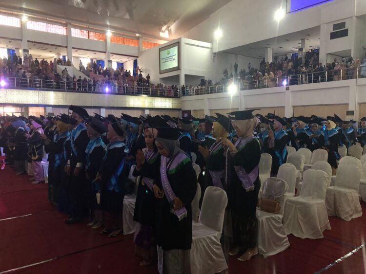 Wisuda Periode II Universitas Andalas di Auditorium Unand, Sabtu (28/5/2022)