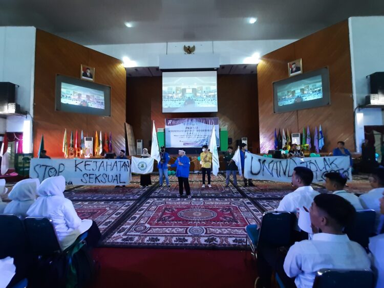 Penyuaraan Unand tolak LGBT oleh BEM KM UNAND pada rangkaian acara Bakti Unand 2022  Andalas in Action di Auditorium Universitas Andalas, Sabtu (17/08/2022). (Genta Andalas/Muhammad Farhan Rabbani)