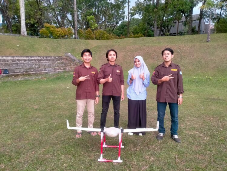 Minang Drone untuk mengidentifikasi kerusakan pada daerah rawan bencana. (Genta Andalas/Dok. Pribadi)