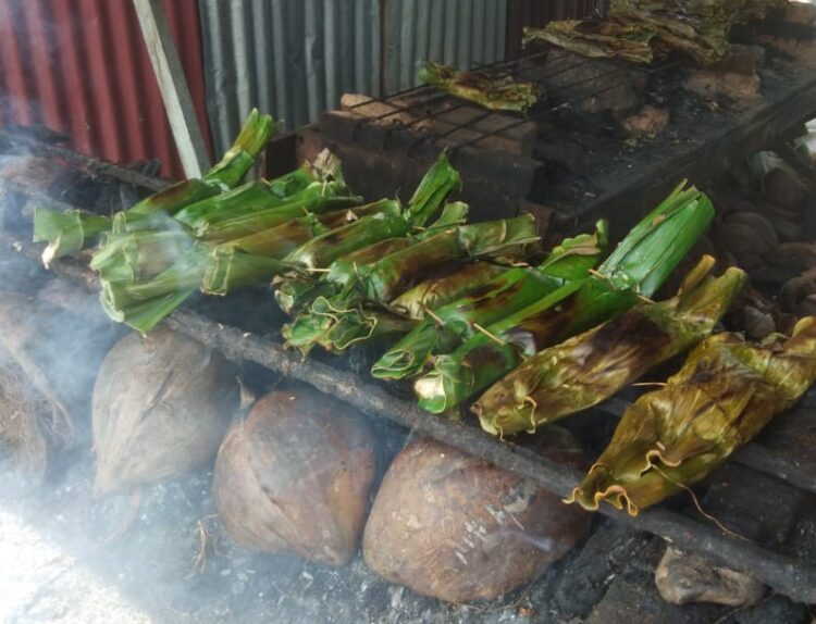 Lompong sagu sebagai jajanan tradisional yang sudah mulai langka (Genta Andalas/Dok. Pribadi)