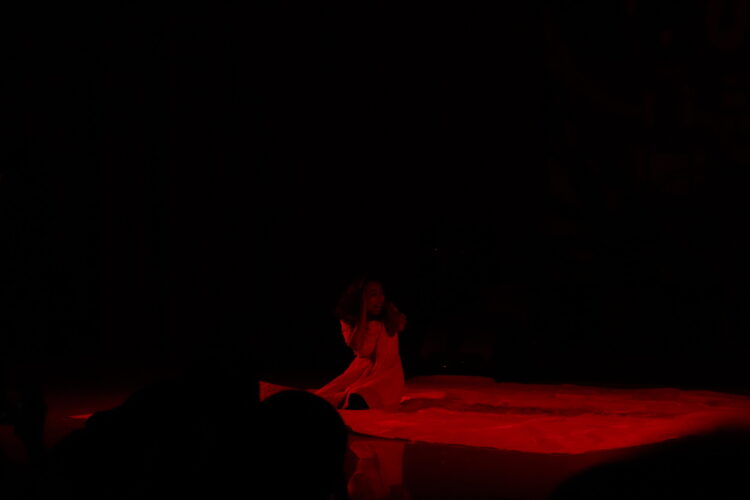 Penampilan teater berjudul "Tempat Tabu, Manusia Abu" oleh peserta open recruitment (OR) UKS UNAND pada acara Malam Sejuta Harapan ke XX di 


Penampilan Prigan oleh Saroman dari divisi seni rupa UKS UNAND pada acara Malam Sejuta Harapan ke XX di Gedung Dinas Kebudayaan Sumatera Barat, pada Sabtu (17/06/2023). (Genta Andalas/ Nabila Annisa)