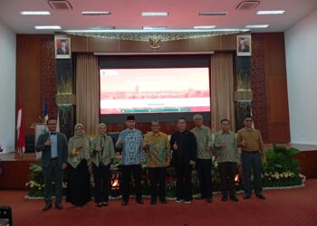 Foto bersama saat peresmian prodi Sarjana Arsitektur Universitas Andalas Senin,(5/6/2023)(Genta Andalas/Fadhilatul Husni)