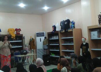 Sharing session pengalaman merintis usaha bersama owner Christine Hakim Idea Park (CHIP) yaitu, Cristine Hakim sekaligus berbagi ilmu branding, marketing serta leadership, Selasa (18/7/2023).(Genta Andalas/Lara Elisa Putri)