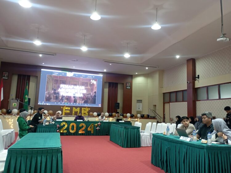 Badan Eksekutif Mahasiswa Fakultas Kedokteran Unand adakan Forum Mahasiswa Berbicara (FMB) di Ruang Aula M. Syarif Fakultas Kedokteran UNAND Kampus Jati pada Minggu (10/3/2024)(Genta Andalas/Junivermana Yoga)