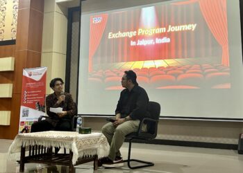 Pemateri saat menyampaikan program global volunter di acara Youth Today AIESEC in UNAND, Sabtu (29/6/2024). Dokumen: Pribadi