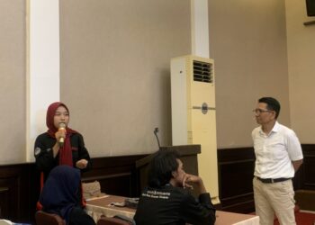 Sharing season bersama Syofiardi Bachyul LPM se kota pad mengenai pentingnya pengutamaan bahasa Sabtu (09/11/2024).