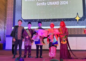 Pemenang Duta Mahasiswa GenRe UNAND 2024/2025 yang diselenggarakan oleh UKM PIKMAG UNAND di Auditorium UNAND pada Sabtu (30/11/2024).
(Genta Andalas/Junivermana Yoga)