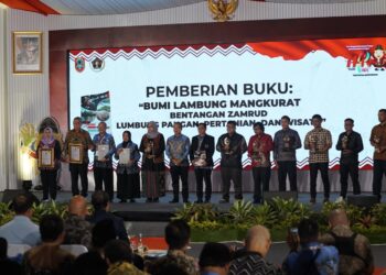 Pemberian Penghargaan Anugerah Adinegoro dan Penghargaan Press Card Number One serta Pena Emas dalam perayaan hari pers nasional, Minggu (9/2/2025) (Tim Kumparan.com)