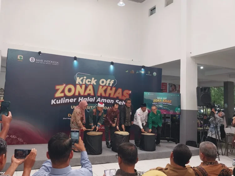 Pembukaan acara UMKM Expo Unand oleh Rektor Universitas Andalas