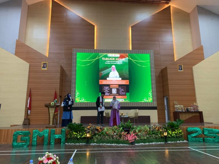 Pengumpulan infak oleh yayasan babus shadaqah untuk Palestina pada Jumat (7/11/2025) Zaki Latif Bagia Rahman