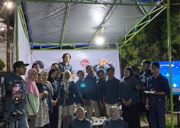 Pengurus LBH Padang melakukan foto bersama dalam rangka Ulang Tahun LBH 44 thn pada Selasa (20/1/2026) (Genta Andalas/Zaki Latif Bagia Rahman)