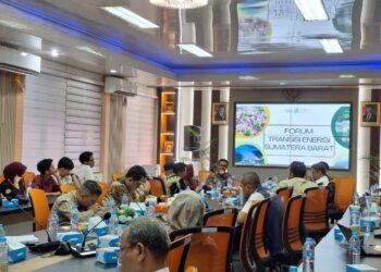 Suasana Forum Transisi Energi Sumatera Barat di Fakultas Ilmu Sosial dan Ilmu Politik, Universitas Andalas, Rabu (15/4/2026) (Tantri Pramudita)