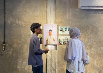 Suasana pameran FRAGTION oleh UKM Sinematografi di Lapau Bakawan, Tarandam, Kota Padang, Rabu (22/4/2026) (Ulya Nur Fadillah)