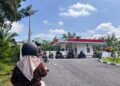 Antrean panjang di Stasiun Pengisian Bahan Bakar Umum Universitas Andalas pada Jumat (5/6/2026) (Genta Andalas/Jihan Aurelia Syabandini)