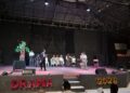 Para aktor mementaskan drama The Lottery pada gelaran English Drama Performance 2026 di SMKN 7 Padang, Sabtu (27/6/2026) (Genta Andalas/Aulia Rindu)