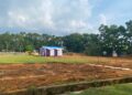 Proses pengerjaan lahan untuk pembangunan lintasan lari Universitas Andalas pada Minggu (9/8/2026). (Genta Andalas/Periska Wulandari)