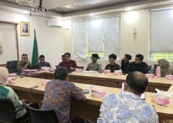 Rapat koordinasi pembayaran kewajiban dana Bidang Pendidikan dan Kemahasiswaan untuk 
kegiatan organisasi kemahasiswaan (ormawa) tahun 2022 pada Kamis (03/09/2026) (Genta Andalas/ Zaki Latif Bagia Rahman)